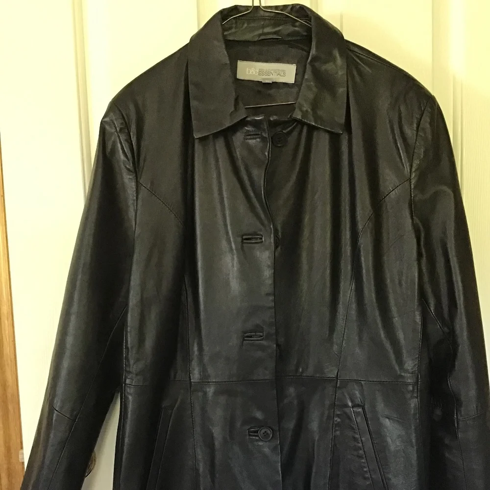 Leather jacket - Picture 1 of 2
